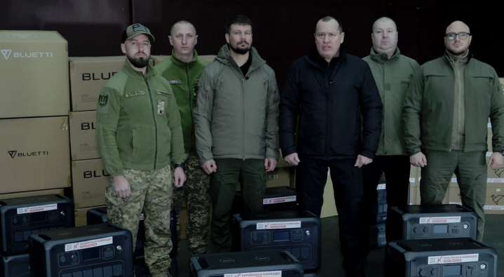 Волонтери «Української команди» підсилили 117 Сумську бригаду ТрО зарядними станціями та сіткометами 4 Волонтери «Української команди» підсилили 117 Сумську бригаду ТрО зарядними станціями та сіткометами