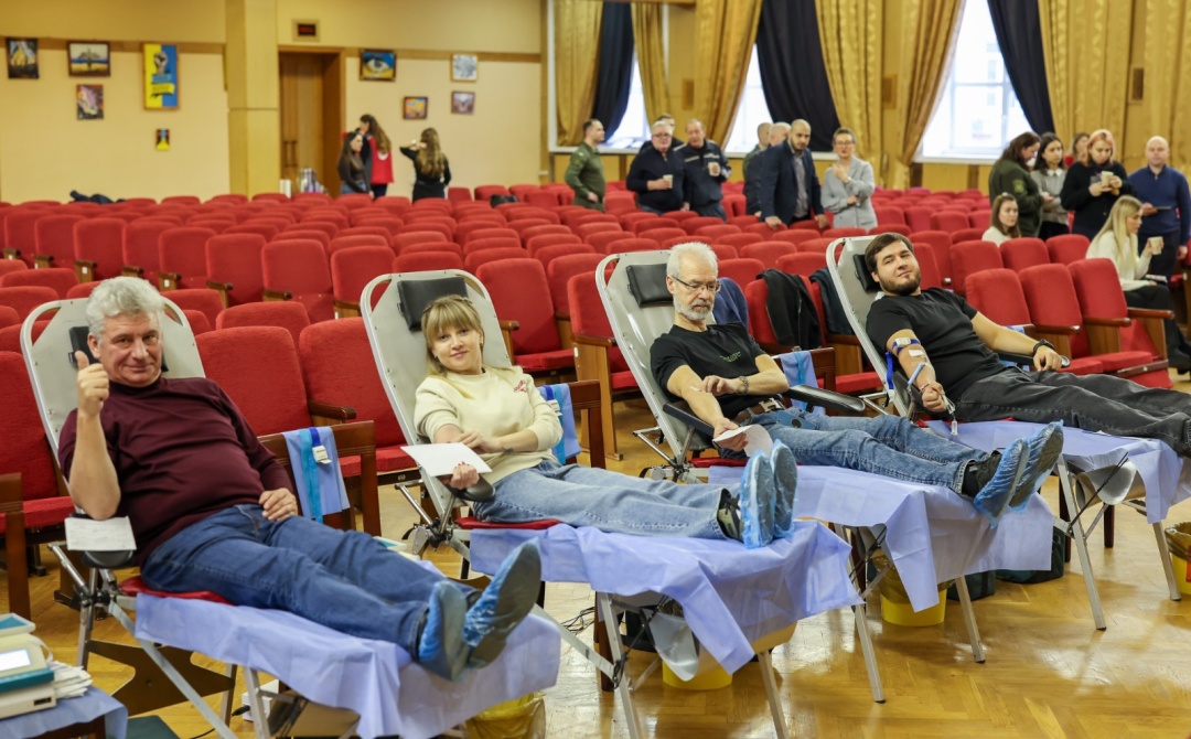 pracivniki dkvs zdali 35 litriv krovi dlja poranenih vijskovih ta civilnih 77f0299