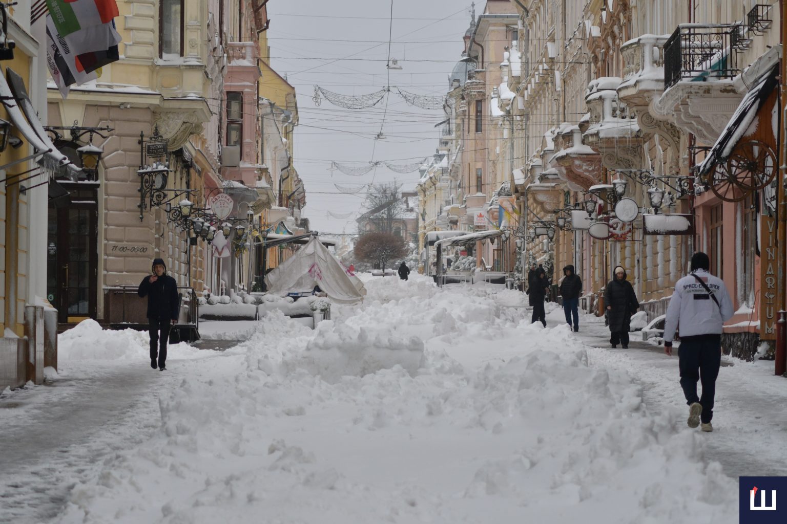 Сіль для центру, суміш для околиць: як у Чернівцях готуються до зими 1 sil dlja centru sumish dlja okolic jak u chernivcjah gotujutsja do zimi c92fb94