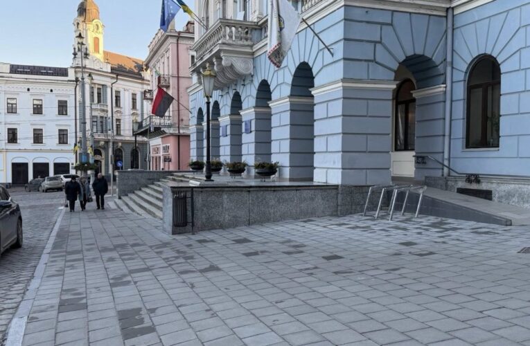 У Чернівцях завершили ремонти декількох заїздів та переходів