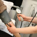 ukrayincjam dadut 2000 griven na medichne obstezhennja hto mozhe otrimati 01be811