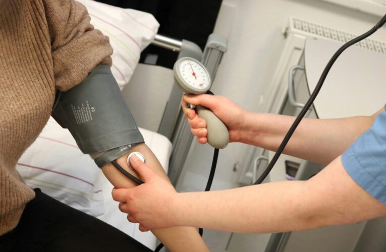 Українцям дадуть 2000 гривень на медичне обстеження: хто може отримати