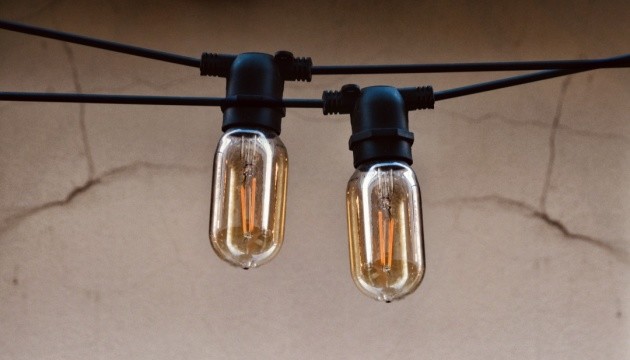 В Україні у середу графіки погодинних відключень світла діятимуть цілодобово