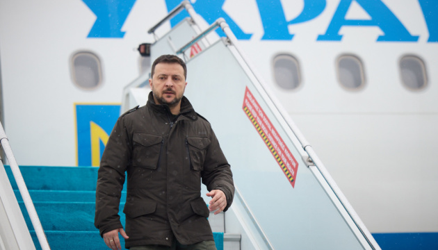 Зеленський прибув до Лондона