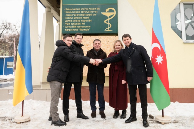 azerbajdzhan peredav 11 generatoriv dlja zakladiv medichnoyi ta socialnoyi infrastrukturi kiyeva 97015e7