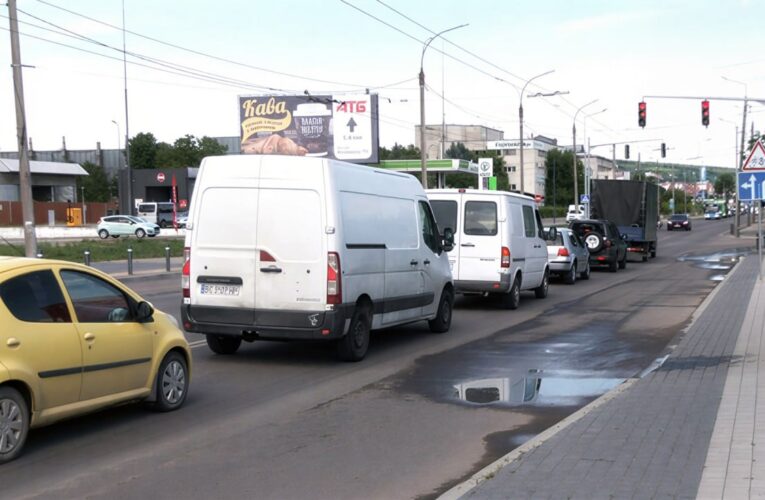 Міська рада зобовʼязала підрядника до квітня виправити недоліки покриття на вулиці Хотинській 