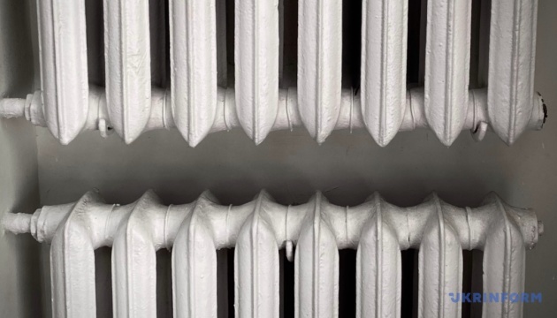 У Дніпровському районі Києва відновлюють подачу тепла в будинки