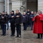 u lvovi poproshhalisja z policejskoju viktoriyeju shpilkoju jaka zaginula vnaslidok teraktu 3296d36