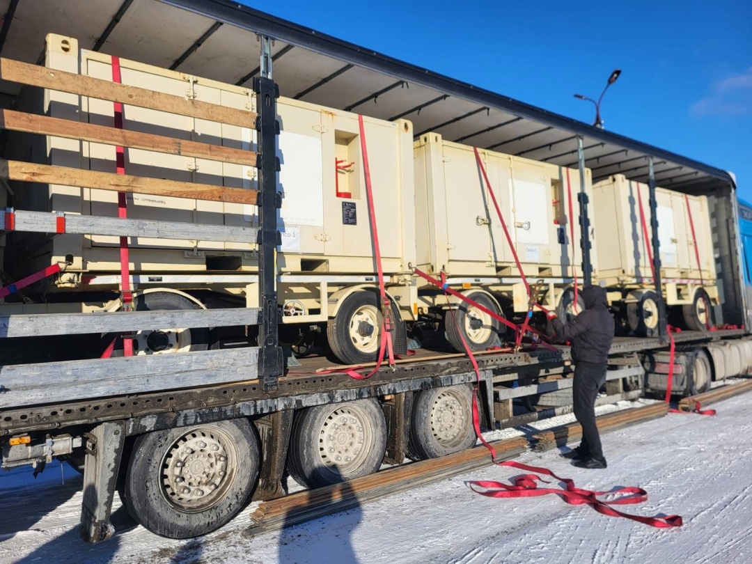 v ukrayinu privezli 10 potuzhnih generatoriv z italiyi 07ac645