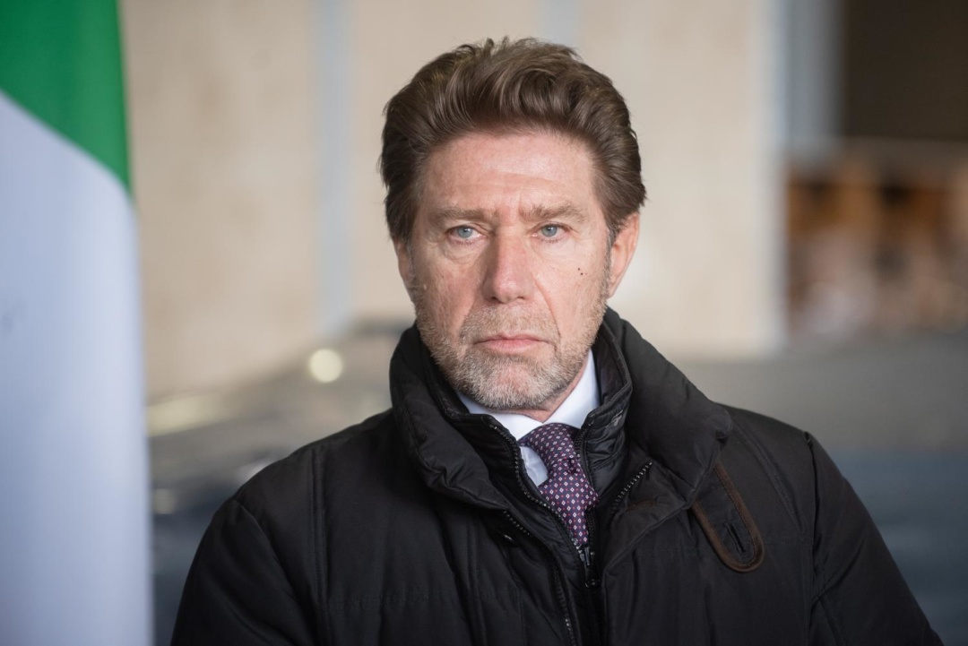 v ukrayinu privezli 10 potuzhnih generatoriv z italiyi e4f003f