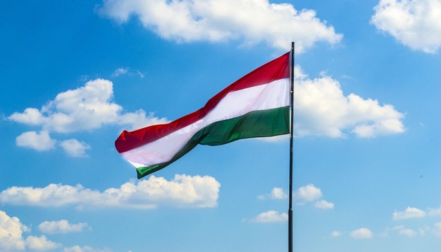 Журналісти Politico описали сценарії, як подолати блокування Угорщиною кредиту ЄС для України