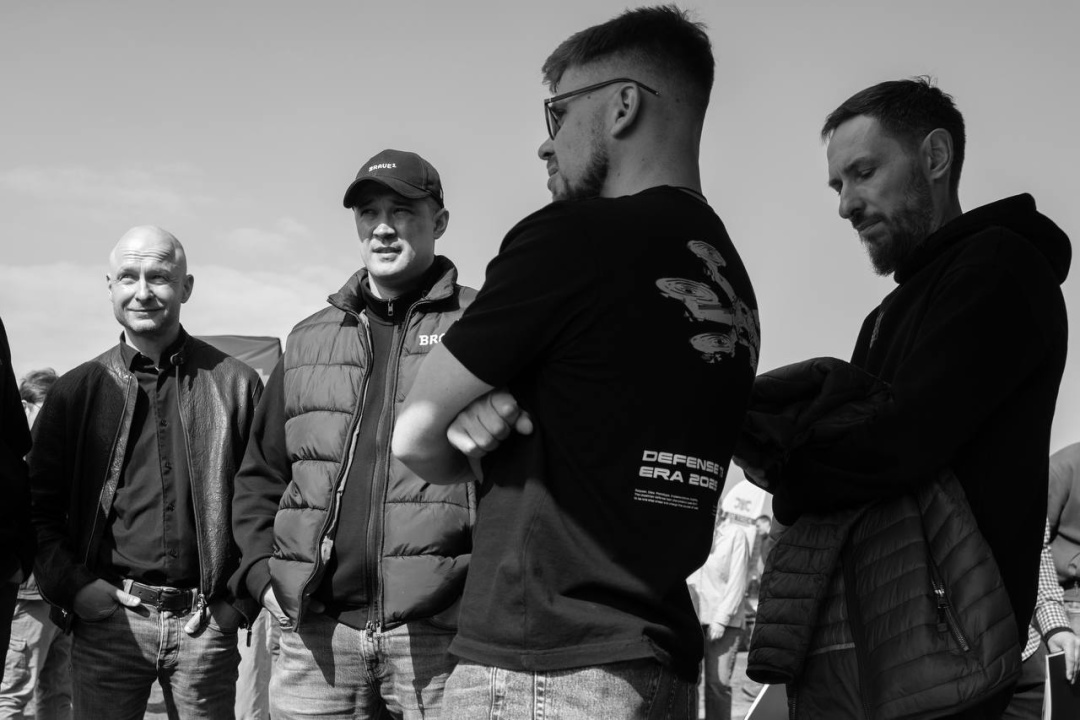 bilsha dalnist i zahishhenij zvjazok minoboroni testuye nove pokolinnja bomberiv cb1ad8b