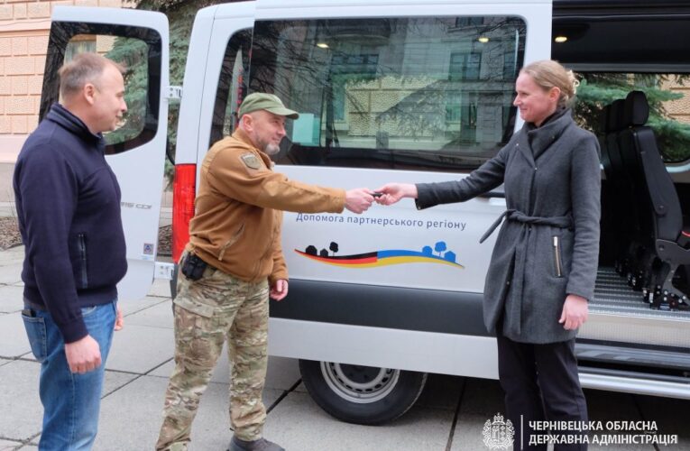 Чернівецька область отримала від Німеччини інклюзивний мікроавтобус для ветеранської спільноти