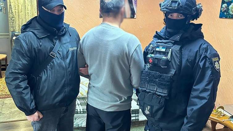 На Буковині збували фальшиві водійські посвідчення міжнародного зразка 1 На Буковині збували фальшиві водійські посвідчення міжнародного зразка