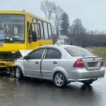 na lvivshhini legkovik zitknuvsja z marshrutkoju chetvero travmovanih 7b2bea3