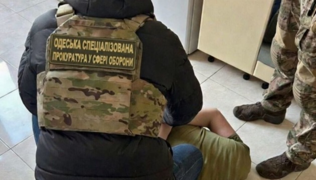 na odeshhini nachalnik skladu vijskovoyi chastini rozprodav droniv na ₴55 miljona de10e07