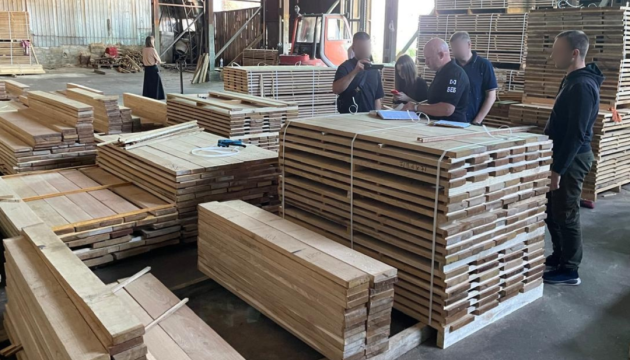 proveli ponad 60 obshukiv u kiyevi likviduvali bagatorichnu shemu tinovogo eksportu derevini abd91e8