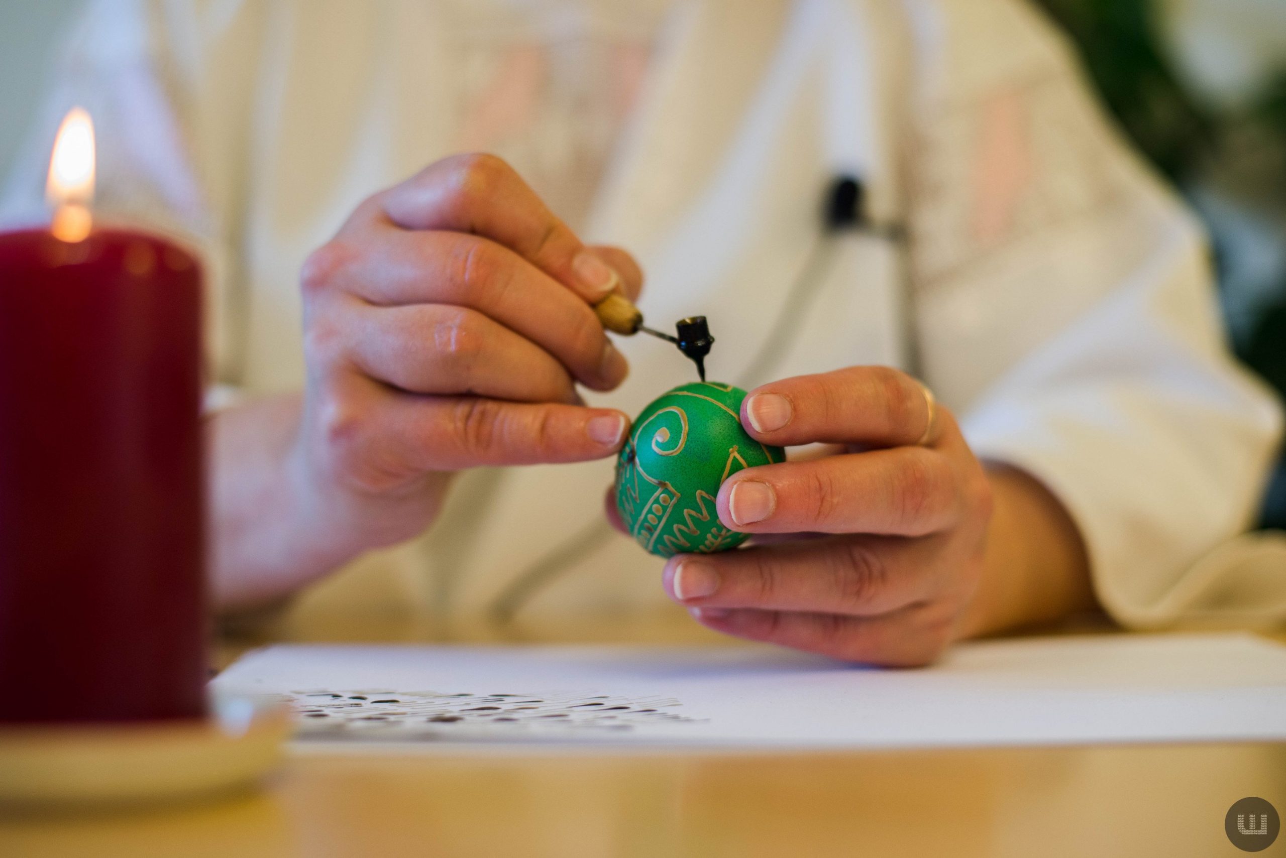 u cherniveckomu muzeyi prosto neba provedut majster klas z rozpisu pisanok ta vipikannja paski f97c965