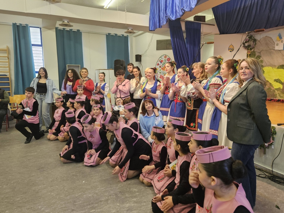 v afinah projshov 9 j mizhnarodnij festival barvi pisanki zbirali koshti dlja zsu 0affaa0