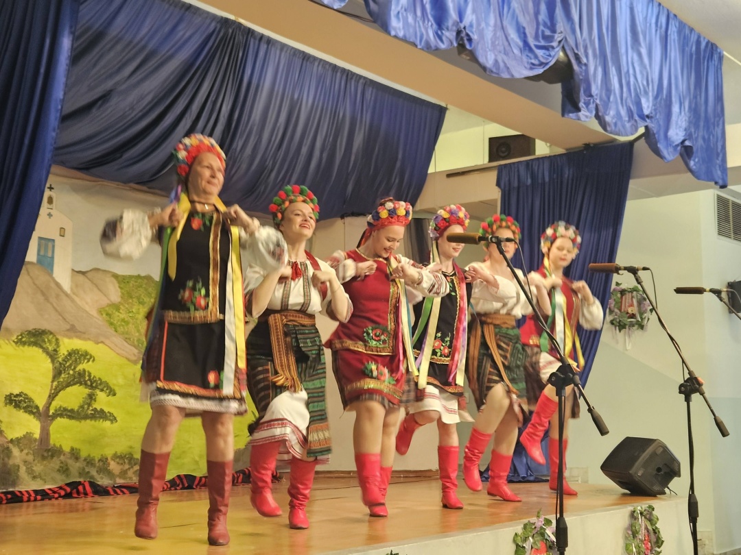 v afinah projshov 9 j mizhnarodnij festival barvi pisanki zbirali koshti dlja zsu 211e682