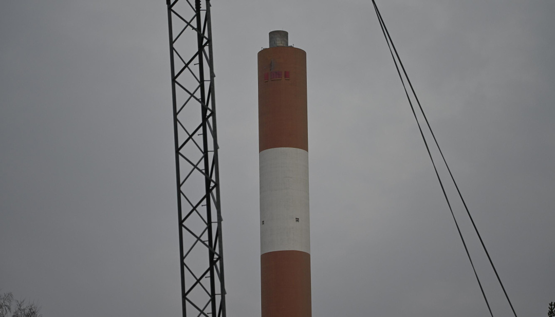 v estoniju z teritoriyi rosiyi zaletiv dron i vrizavsja u trubu elektrostanciyi c942a9b