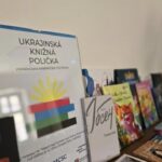 vosmu ukrayinsku knizhkovu polichku vidkrili u slovachchini 70529d5
