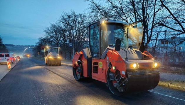 За тиждень відремонтували 1 мільйон квадратних метрів доріг - Кулеба 3 za tizhden vidremontuvali 1 miljon kvadratnih metriv dorig kuleba fbfb516