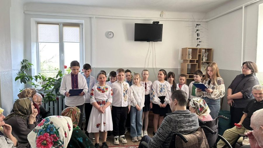 На Буковині у відділенні КНП "Вікнянський центр надання соціальних послуг" систематично організовують концертні програми для підопічних
