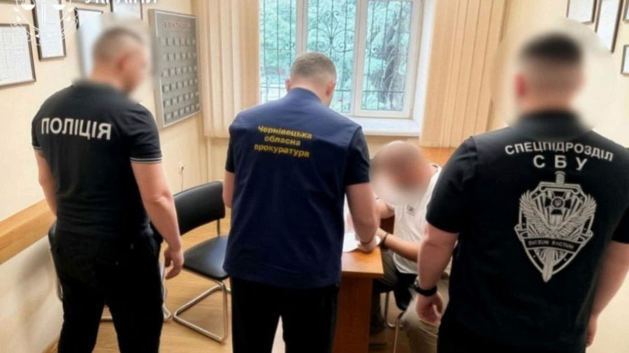На Буковині судитимуть адвоката за ввезення авто під виглядом гуманітарної допомоги